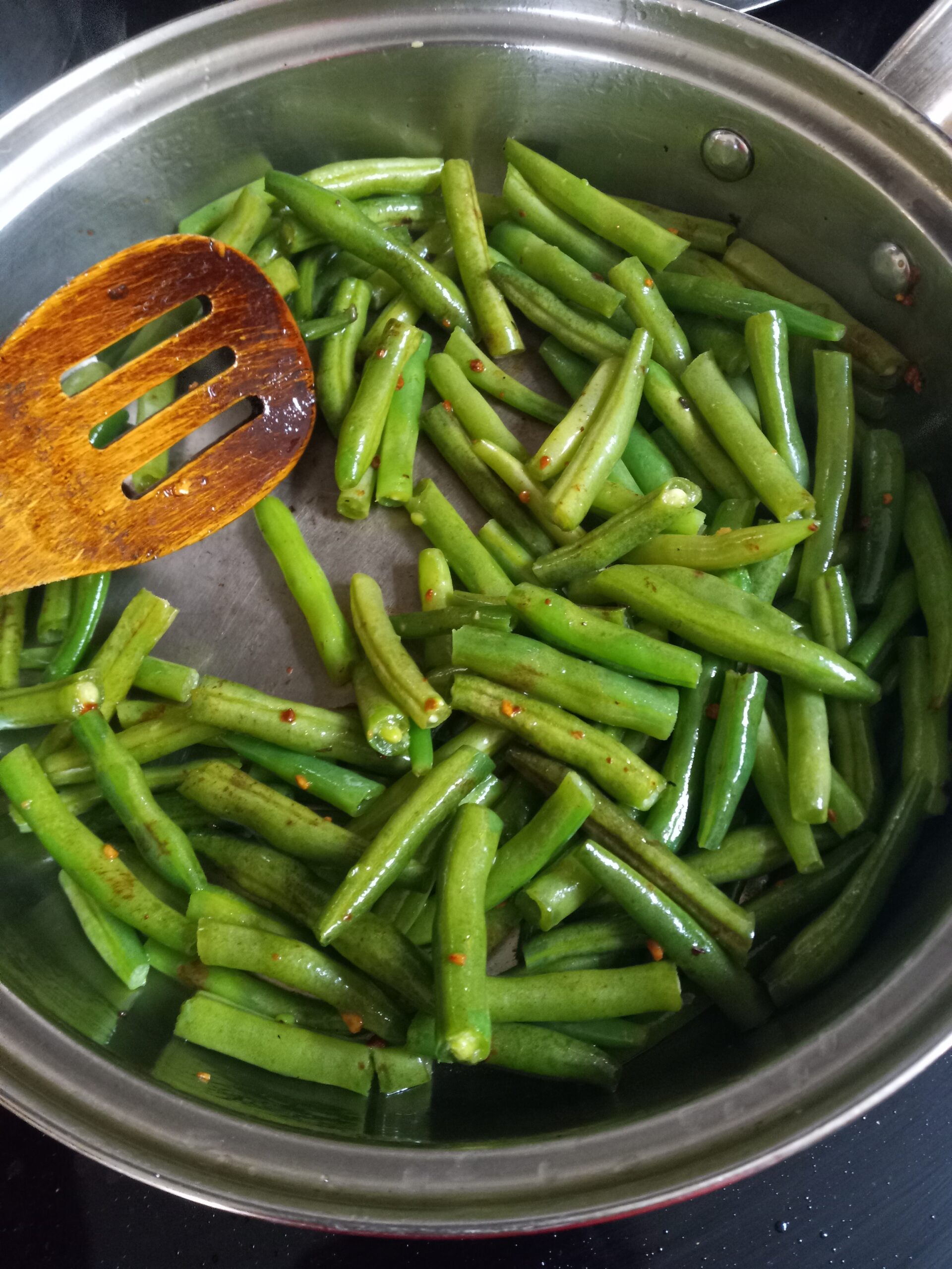 Coconut Oil Green Beans with Garlic