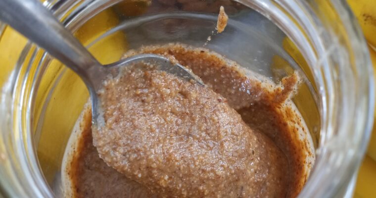 Homemade Almond Butter (only 2 ingredients)